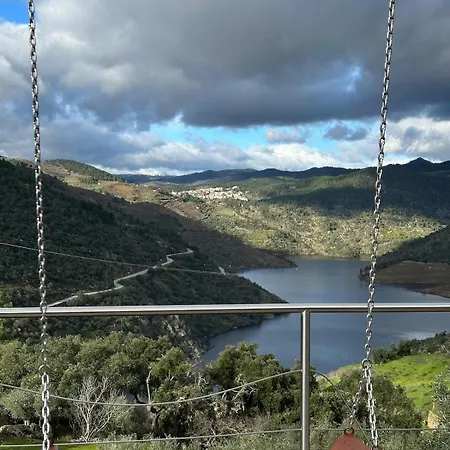 بيت للعطل Casa Do Fiolhal In Douro Valley *