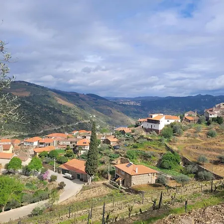 Casa Do Fiolhal In Douro Valley Castanheiro
